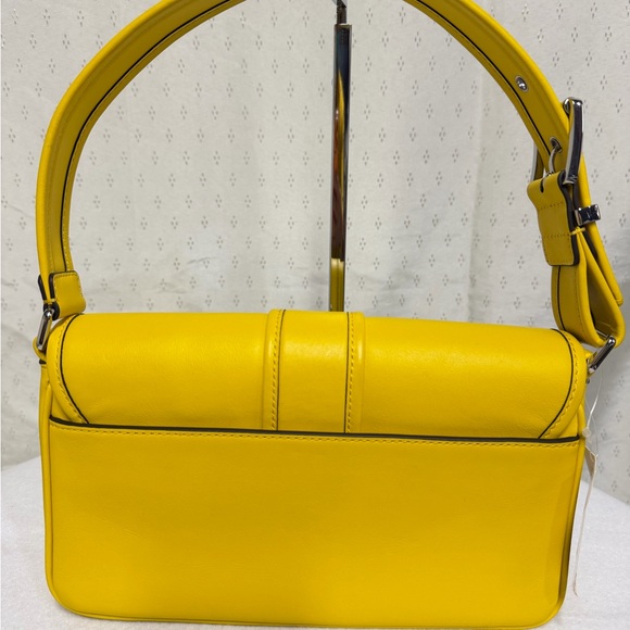 Michael Kors MICHAEL MICHAEL KORS
Colby Medium Leather Shoulder Bag - Picture 3 of 16